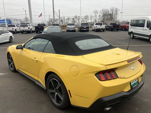 Used 2024 Ford Mustang Premium image 5