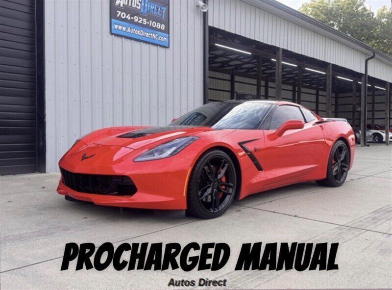 Used 2014 Chevrolet Corvette Stingray Coupe w/ Z51 3LT w/ 3LT Preferred Equipment Group RWD image 1