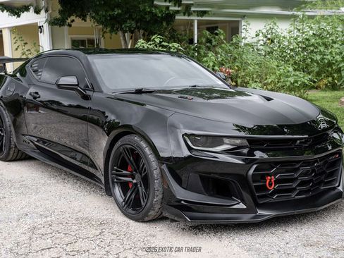 Used 2019 Chevrolet Camaro ZL1 RWD image 12