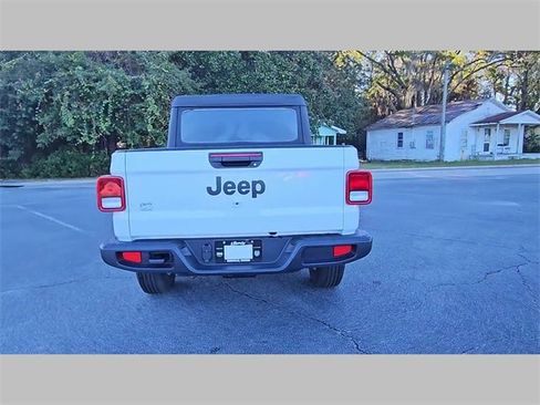 New 2026 Jeep Gladiator Sport image 30