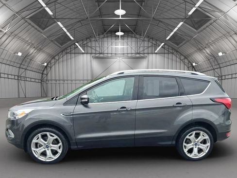 Used 2019 Ford Escape Titanium AWD/4WD image 4