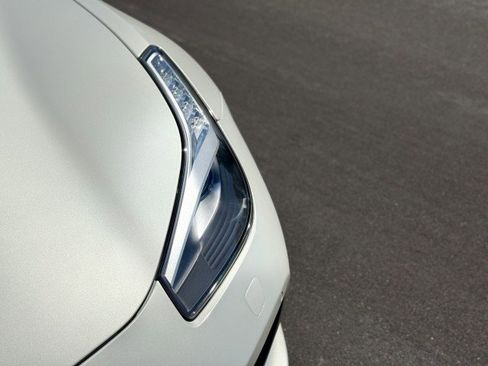 Used 2017 Ferrari GTC4Lusso image 10