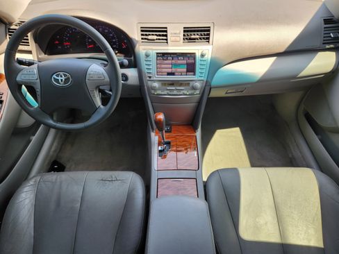 Used 2010 Toyota Camry XLE FWD image 26
