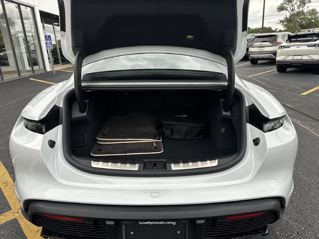Used 2022 Porsche Taycan GTS AWD/4WD image 21