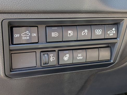 Used 2023 Toyota Tundra Limited w/ Power Package AWD/4WD image 17
