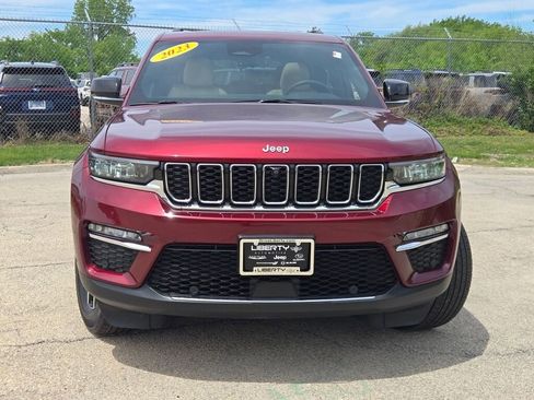 Certified 2023 Jeep Grand Cherokee Limited w/ Luxury Tech Group II AWD/4WD image 4