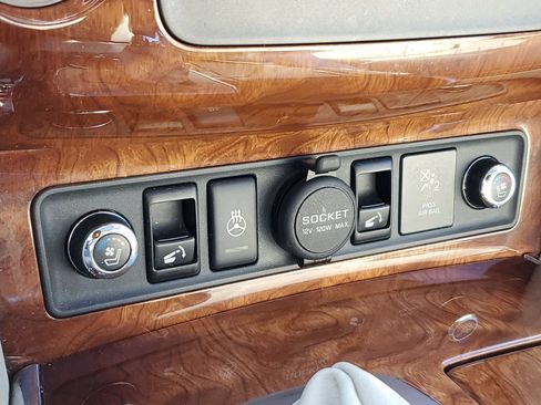 Used 2015 INFINITI QX80 4WD image 33