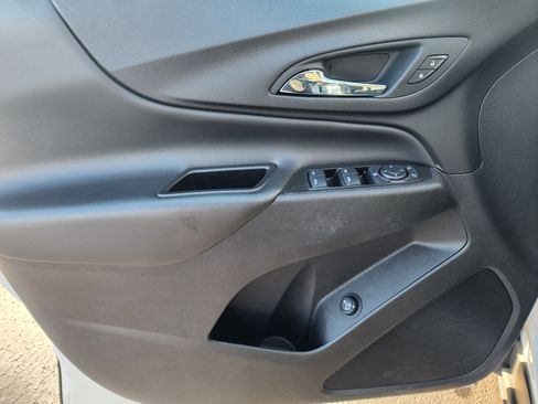 Used 2024 Chevrolet Equinox LT image 24