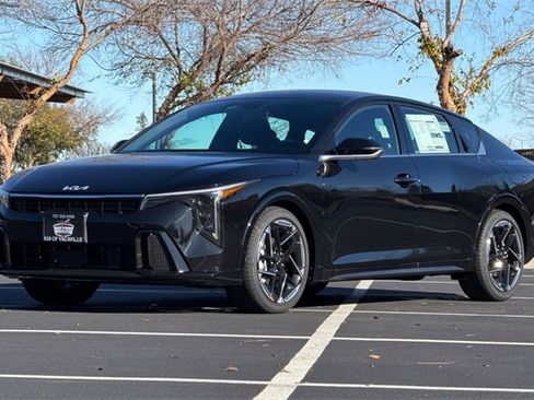 New 2025 Kia K4 GT-Line image 8