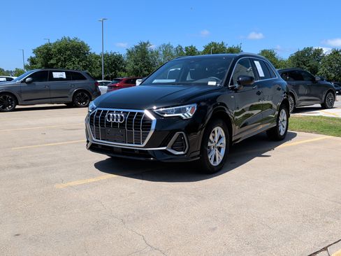Certified 2025 Audi Q3 2.0T Premium w/ Convenience Package AWD/4WD image 5