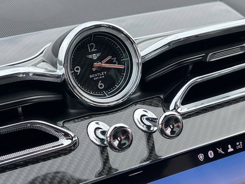 Certified 2022 Bentley Bentayga image 31