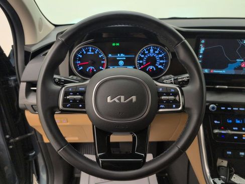 Used 2024 Kia Carnival EX FWD image 35