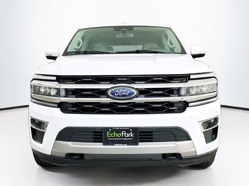 Used 2023 Ford Expedition Limited image 2