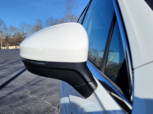 Certified 2024 Volkswagen Tiguan SE image 14