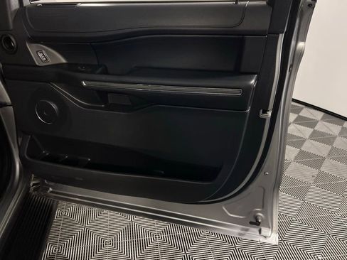 Used 2024 Ford Expedition XLT image 36