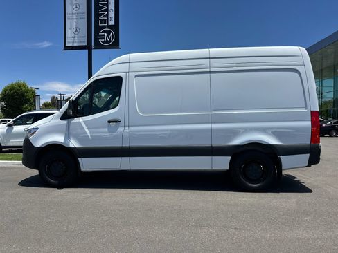 Used 2024 Mercedes-Benz Sprinter 2500 image 6