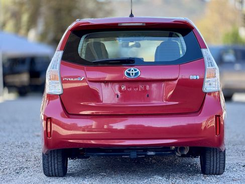 Used 2013 Toyota Prius V Two FWD image 7