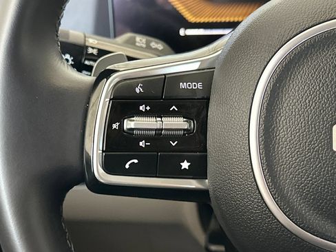Used 2026 Kia Carnival LXS FWD image 28