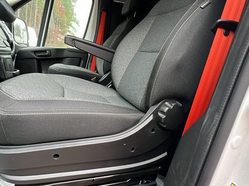 Used 2025 RAM ProMaster 2500 w/ Premium Convenience Group image 16