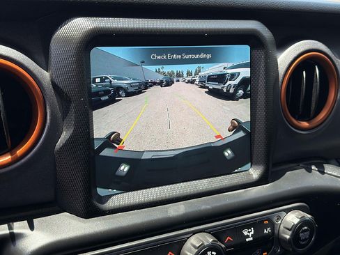 Used 2021 Jeep Gladiator Mojave AWD/4WD image 14