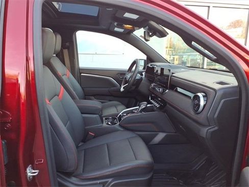 Used 2024 Chevrolet Colorado Z71 w/ Z71 Convenience Package 2 image 18