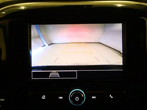 Used 2023 Chevrolet Traverse LT image 39