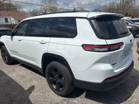 Certified 2025 Jeep Grand Cherokee L Limited w/ Black Appearance Package image 4