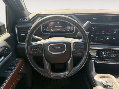 Used 2024 GMC Sierra 3500 Denali Ultimate AWD/4WD image 12