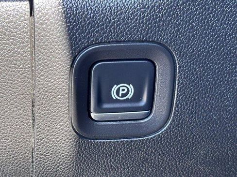 Used 2025 Chevrolet Silverado 1500 Custom RWD image 21
