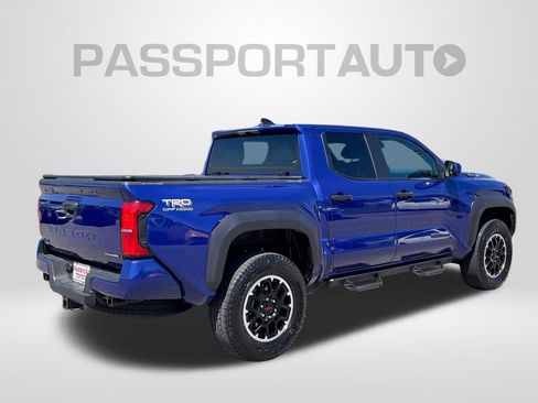 Certified 2025 Toyota Tacoma TRD Off-Road AWD/4WD image 15