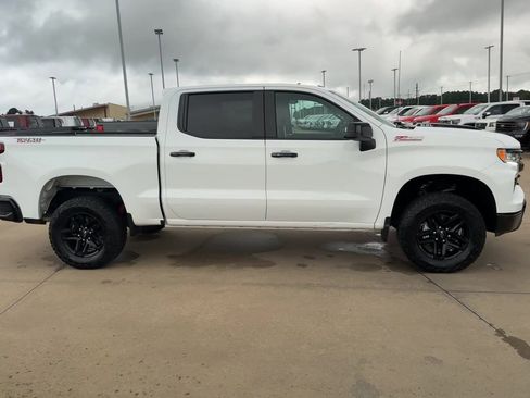 Used 2023 Chevrolet Silverado 1500 LT Trail Boss w/ Convenience Package II image 9