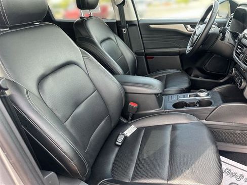 Used 2022 Ford Escape SEL image 48