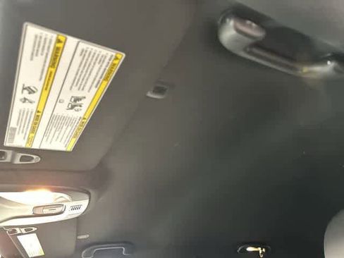 Used 2025 Jeep Compass Limited image 27