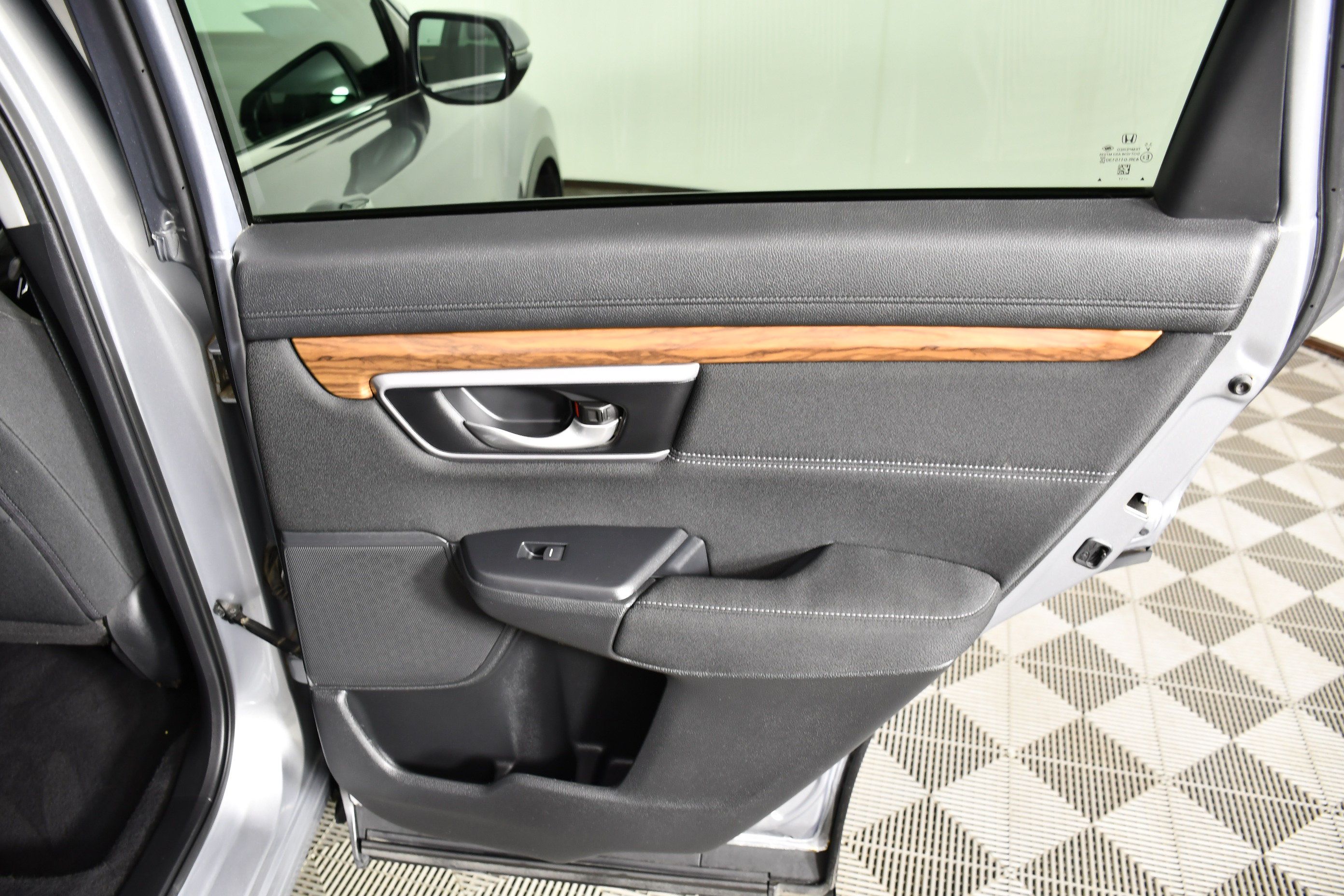 Used 2017 Honda CR-V EX image 42