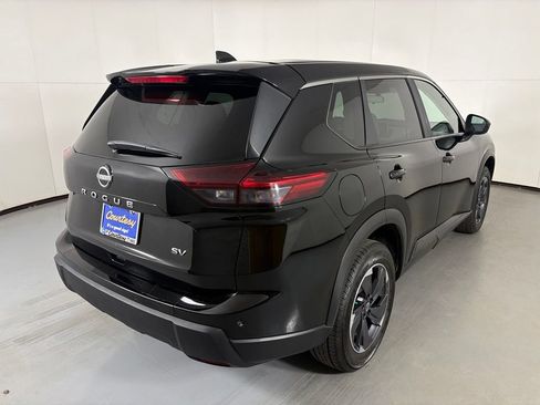 Used 2024 Nissan Rogue SV FWD image 8