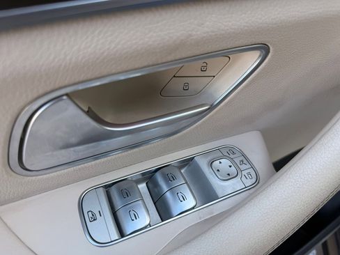 Used 2020 Mercedes-Benz GLE 350 4MATIC w/ Premium Package image 13