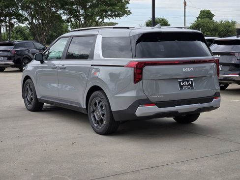 New 2026 Kia Carnival EX FWD image 3