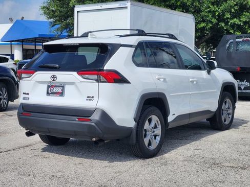 Used 2025 Toyota RAV4 XLE w/ Convenience Package AWD/4WD image 7