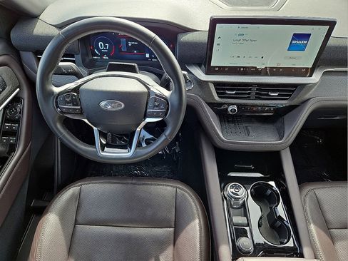 Used 2025 Ford Explorer Platinum w/ LUX Leather Package image 17