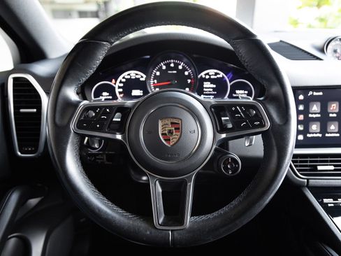 Certified 2023 Porsche Cayenne Coupe AWD/4WD image 13