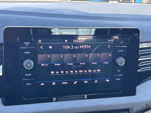 Certified 2025 Volkswagen Jetta SE image 12