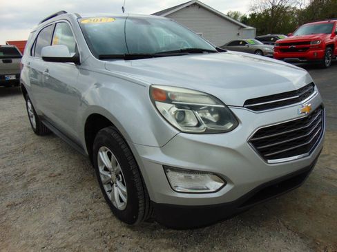 Used 2017 Chevrolet Equinox LT w/ Convenience Package FWD image 2
