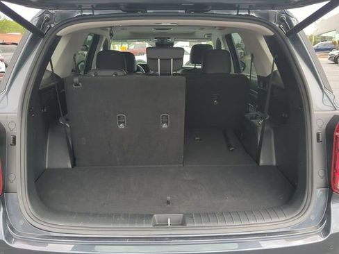 Used 2025 Hyundai Palisade SEL FWD image 12