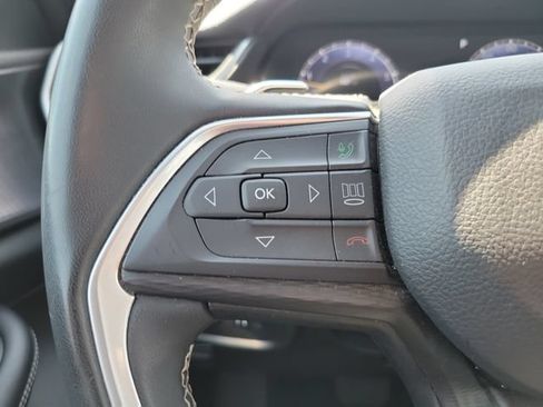 Used 2023 Jeep Grand Cherokee Altitude RWD image 23