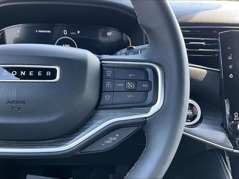 Used 2024 Jeep Wagoneer Series II AWD/4WD image 12