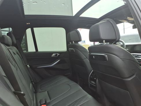 Used 2025 BMW X5 xDrive50e image 18