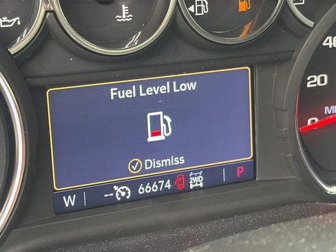 Used 2020 Chevrolet Silverado 1500 LT w/ Texas Edition image 9