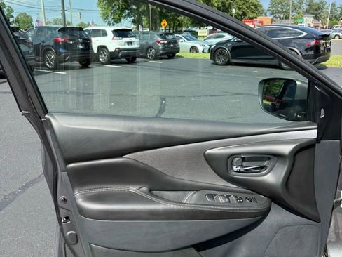 Used 2019 Nissan Murano SV image 11
