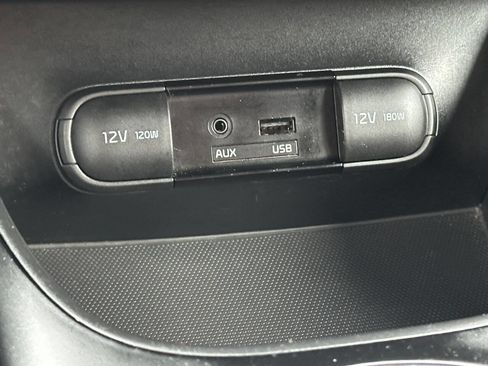 Used 2014 Kia Soul Base 4dr Crossover 6M image 43