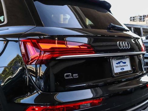 Used 2022 Audi Q5 2.0T Premium w/ Convenience Package image 9